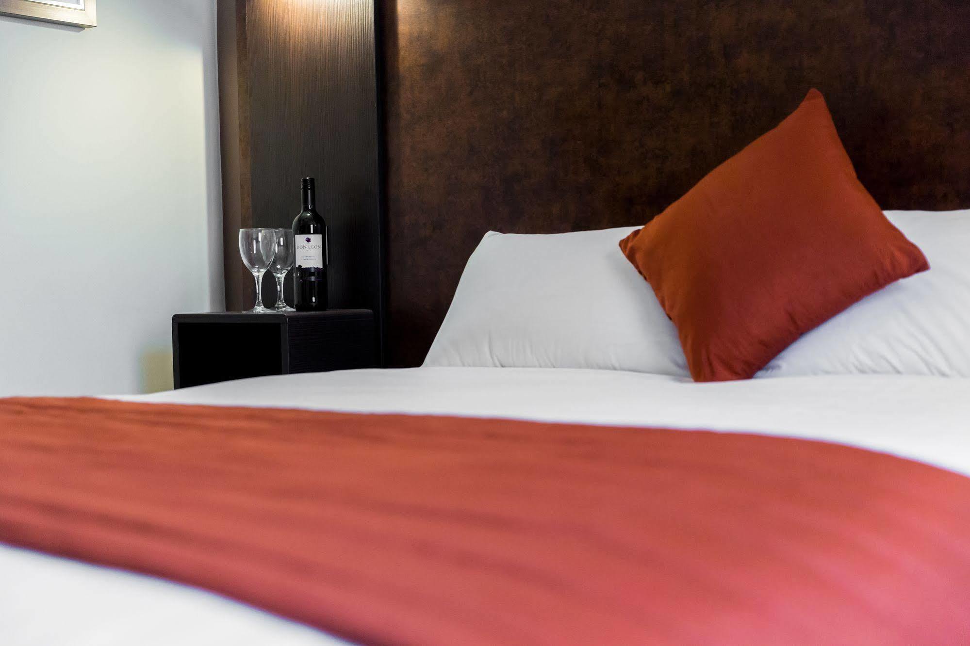 Dragonfly Hotel Κόλτσεστερ Εξωτερικό φωτογραφία